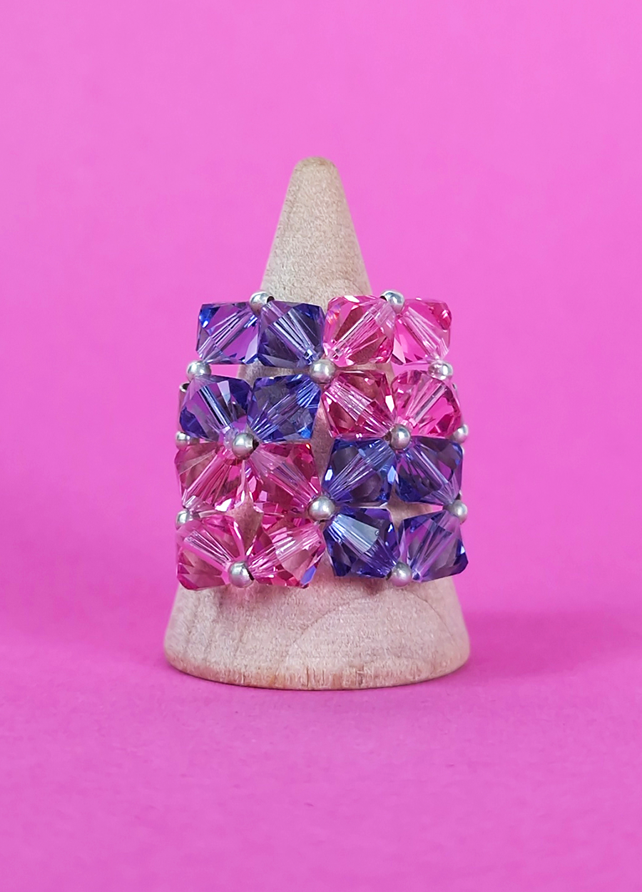 Anillo Cuadrado con Cristales Swarovski Rosados y Morados