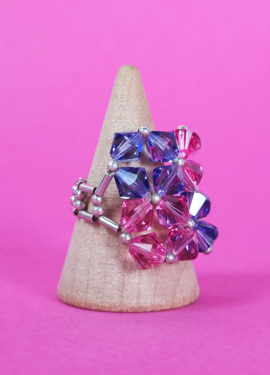 Anillo Cuadrado con Cristales Swarovski Rosados y Morados